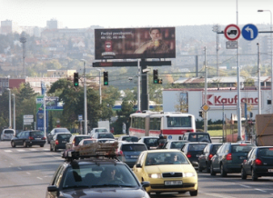 venkovní reklama bigboard u hlavní komunikace ve městě